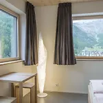 Wellnesshostel4000 Hostel