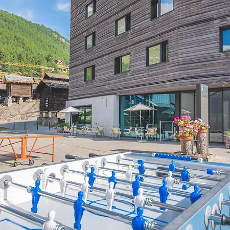 بيت شباب Wellnesshostel4000 Saas Fee