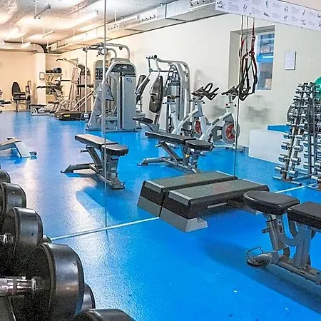 Wellnesshostel4000 호스텔 *