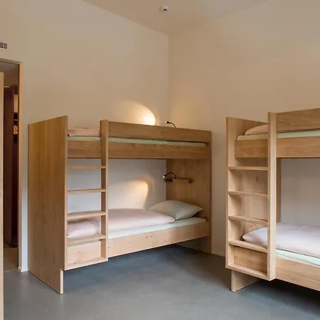 بيت شباب Wellnesshostel4000 Saas Fee