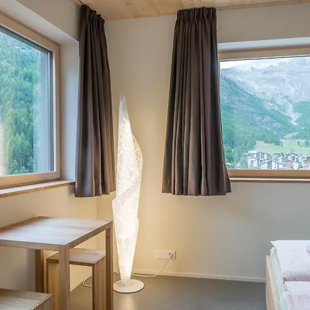 بيت شباب Wellnesshostel4000 Saas Fee